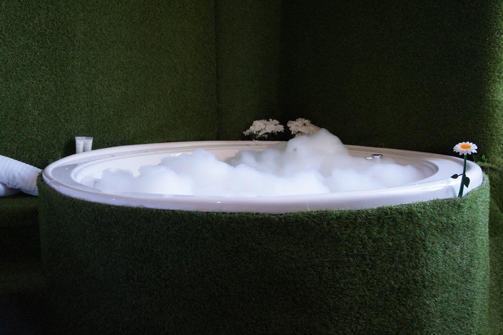 Jacuzzi Rooms Rom Eksteriør billede